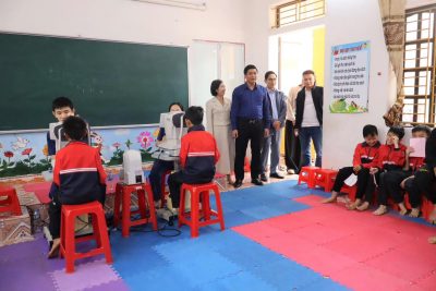 Trường Tiểu học Hải Hà tổ chức khám sàng lọc thị lực miễn phí cho học sinh.
